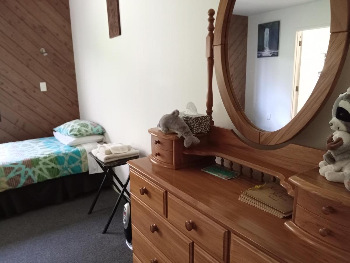 Waiotemarama Falls Lodge Опонони Екстериор снимка